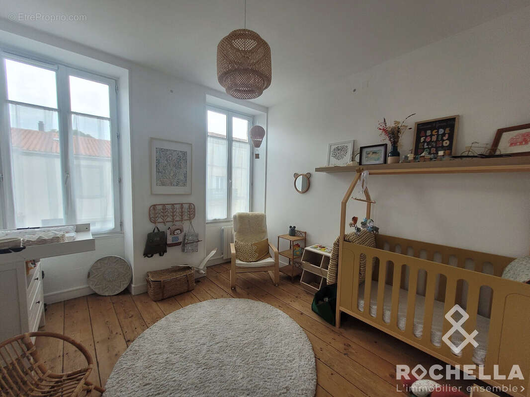 Maison à SAINT-JEAN-D'ANGELY