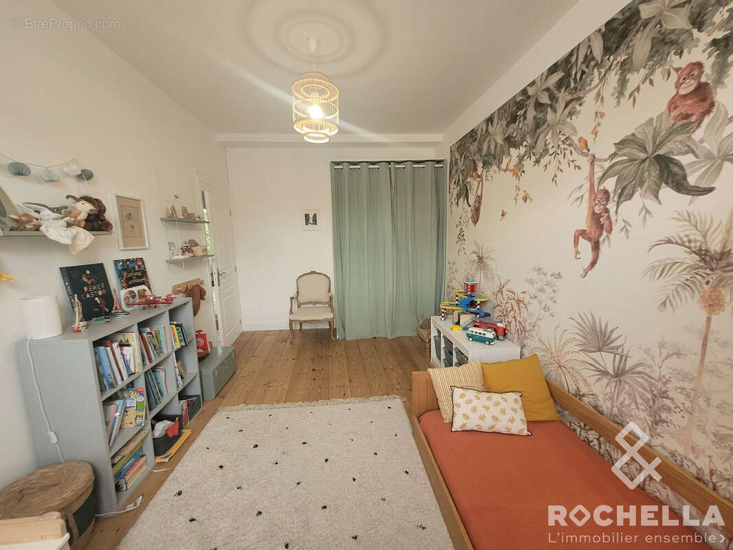 Maison à SAINT-JEAN-D'ANGELY