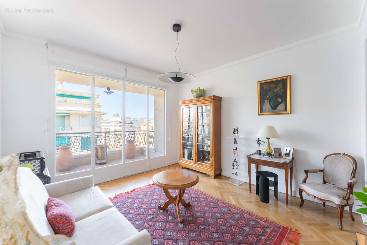 Appartement à MARSEILLE-8E