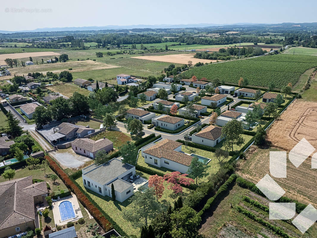 Terrain à SAINTE-EULALIE