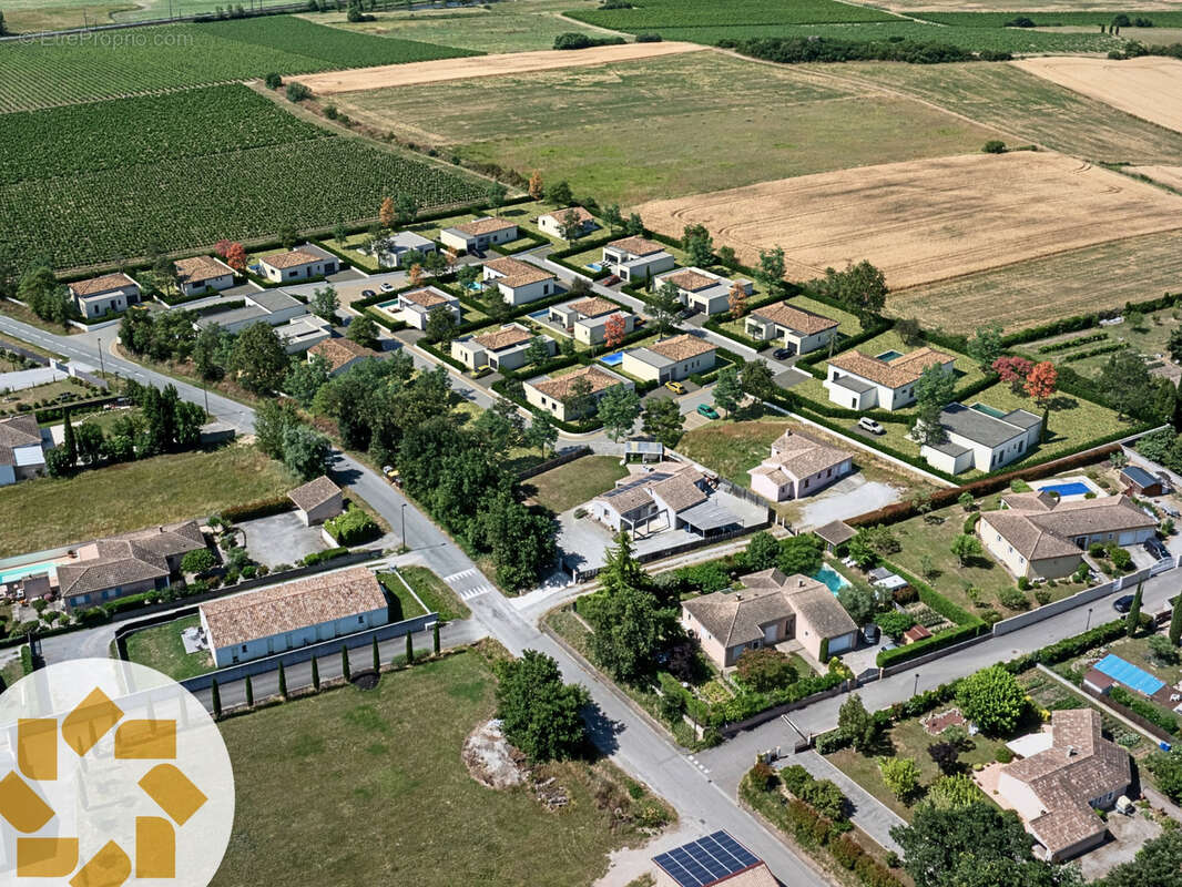 Terrain à SAINTE-EULALIE