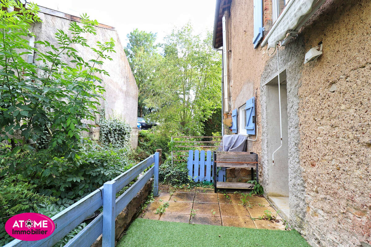 Appartement à CHATEL-SAINT-GERMAIN