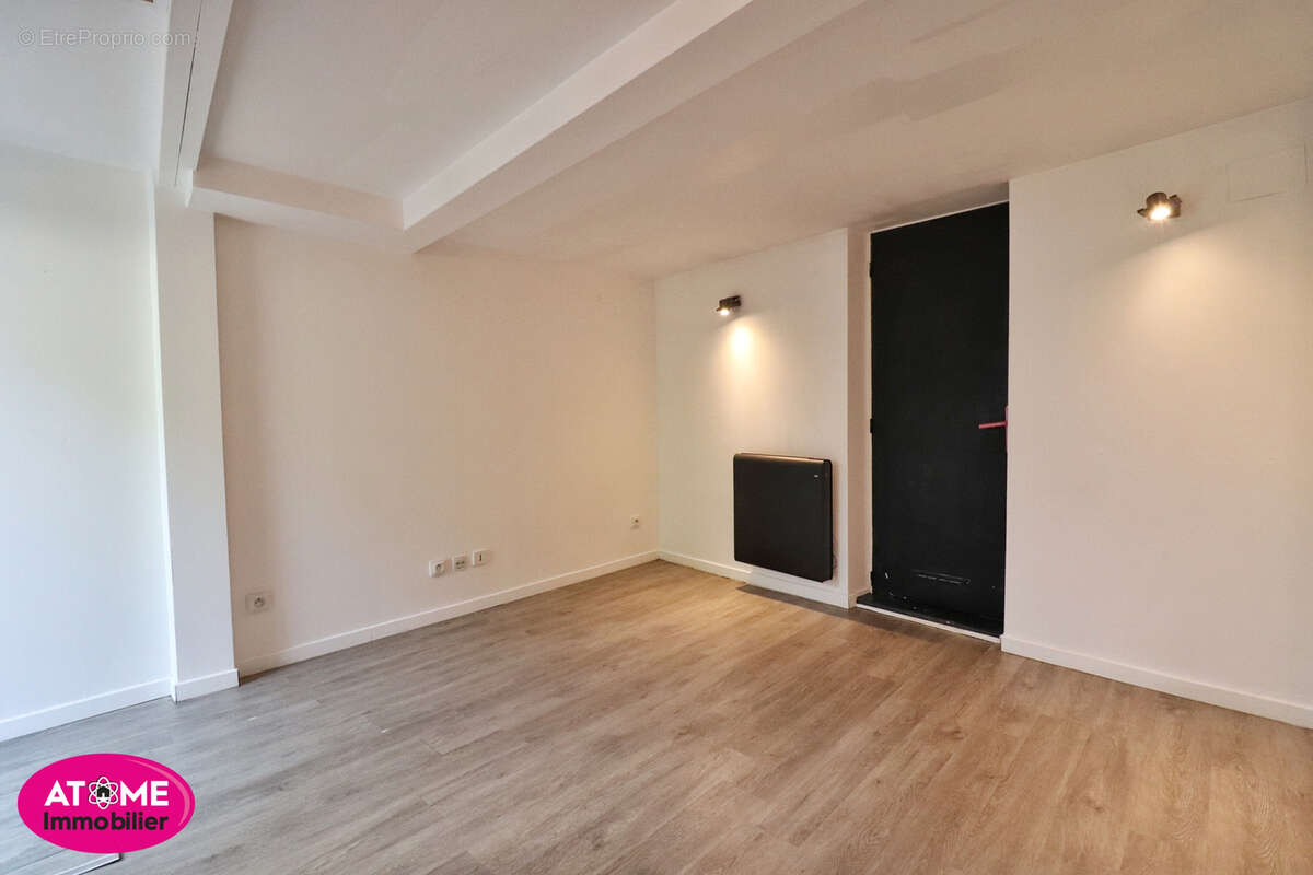 Appartement à CHATEL-SAINT-GERMAIN