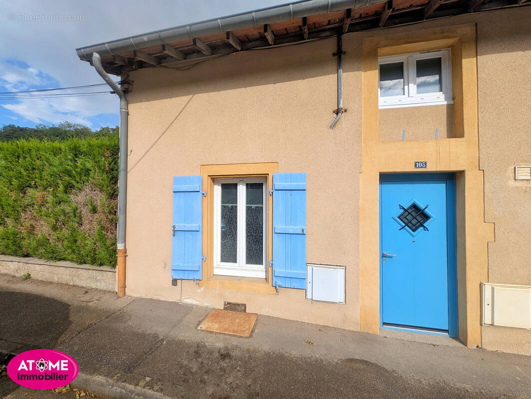 Appartement à CHATEL-SAINT-GERMAIN