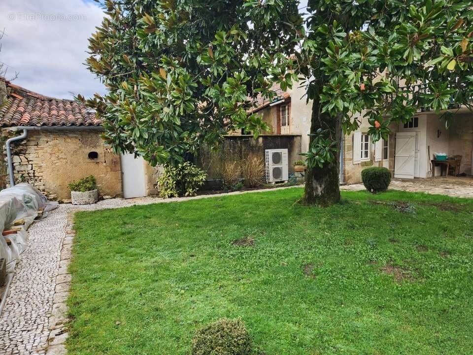 Maison à SAINT-CLAUD