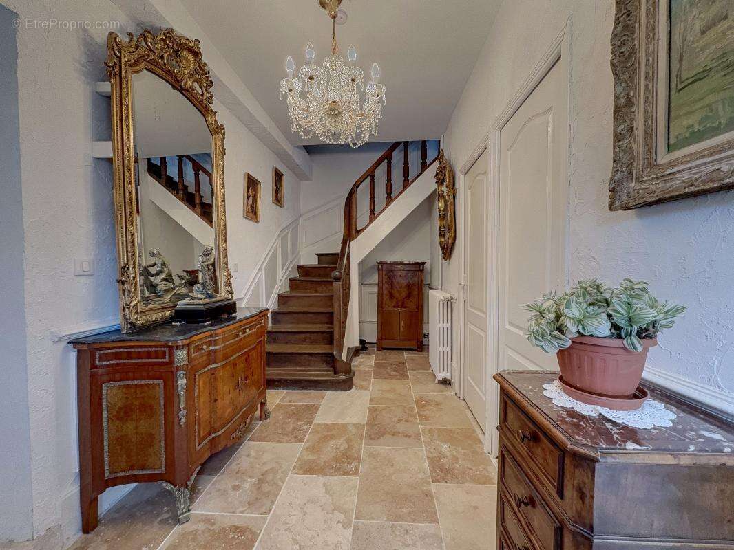 Maison à CHAMPAGNE-SUR-VINGEANNE