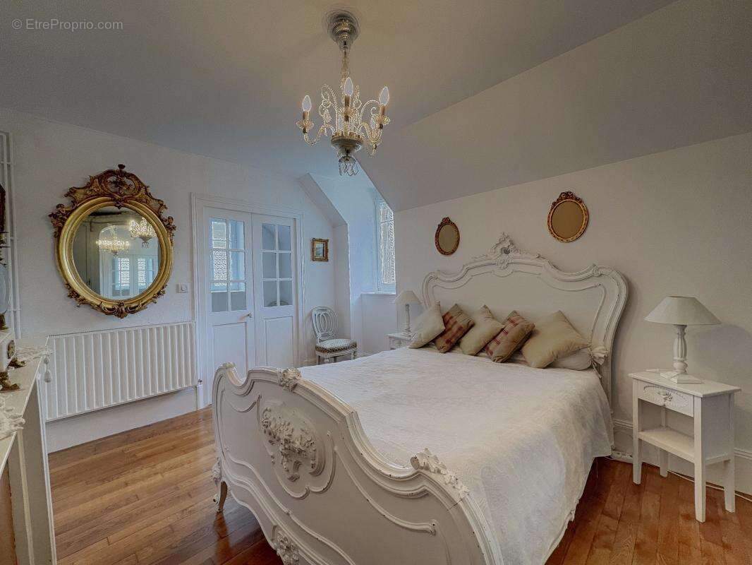 Maison à CHAMPAGNE-SUR-VINGEANNE