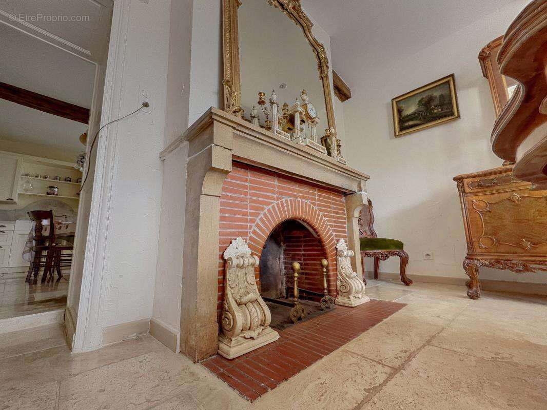 Maison à CHAMPAGNE-SUR-VINGEANNE