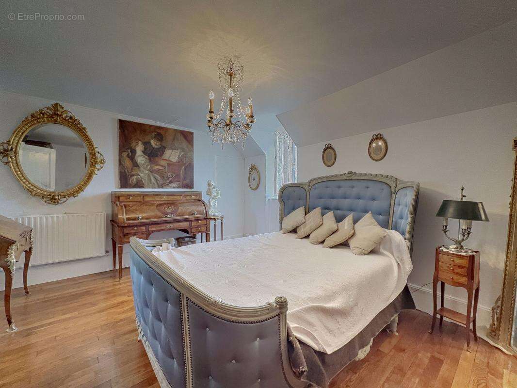 Maison à CHAMPAGNE-SUR-VINGEANNE