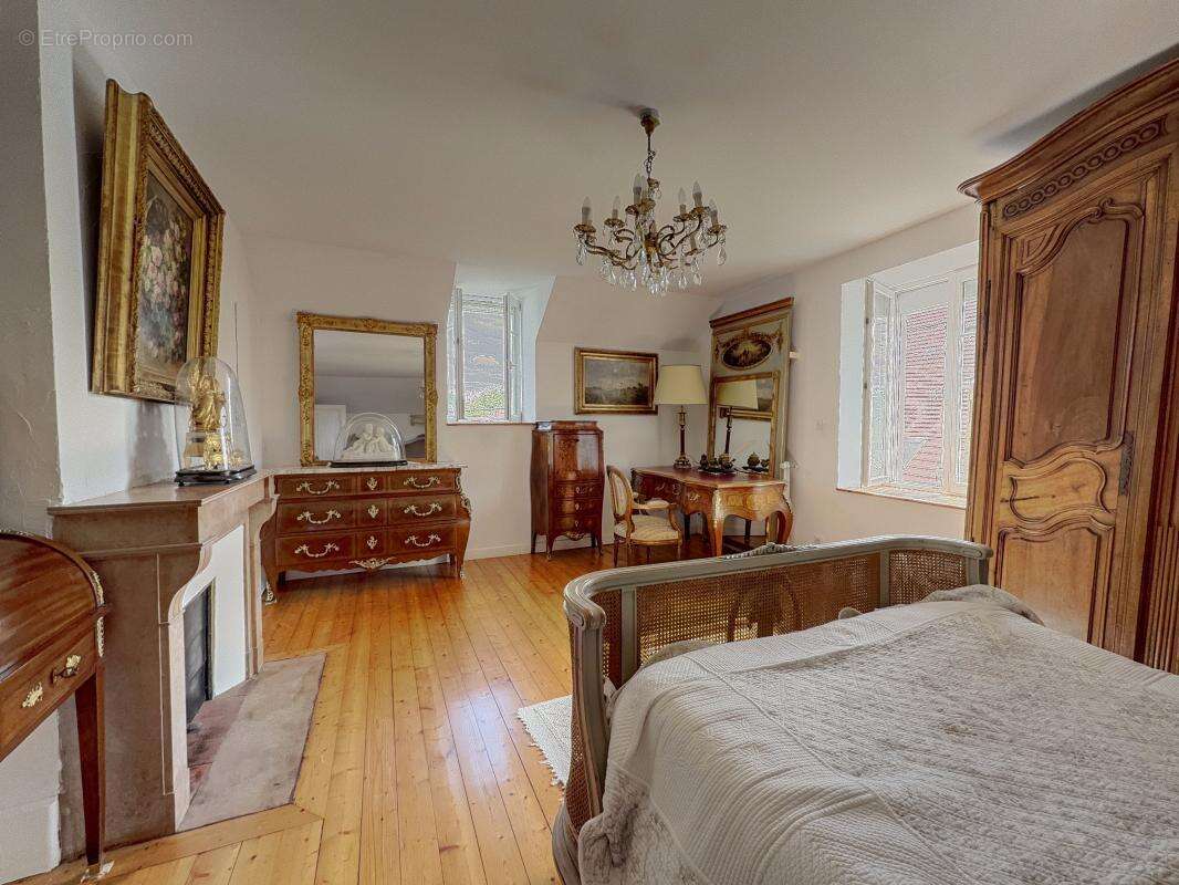 Maison à CHAMPAGNE-SUR-VINGEANNE