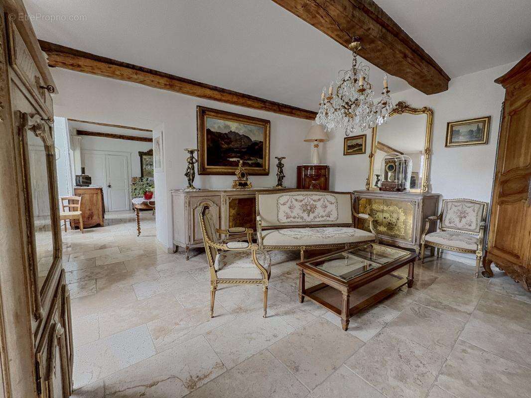 Maison à CHAMPAGNE-SUR-VINGEANNE