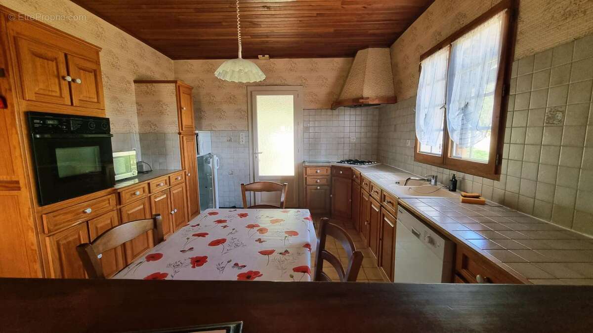 Maison à SAINTE-FOY-DE-LONGAS