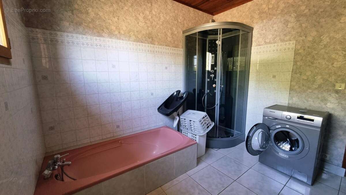 Maison à SAINTE-FOY-DE-LONGAS