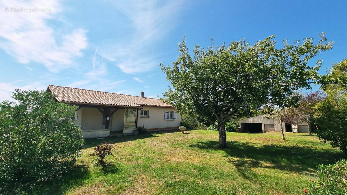 Maison à SAINTE-FOY-DE-LONGAS