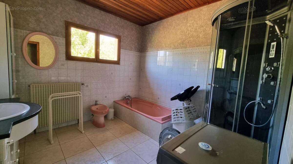 Maison à SAINTE-FOY-DE-LONGAS