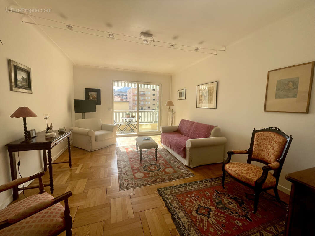 Appartement à MENTON