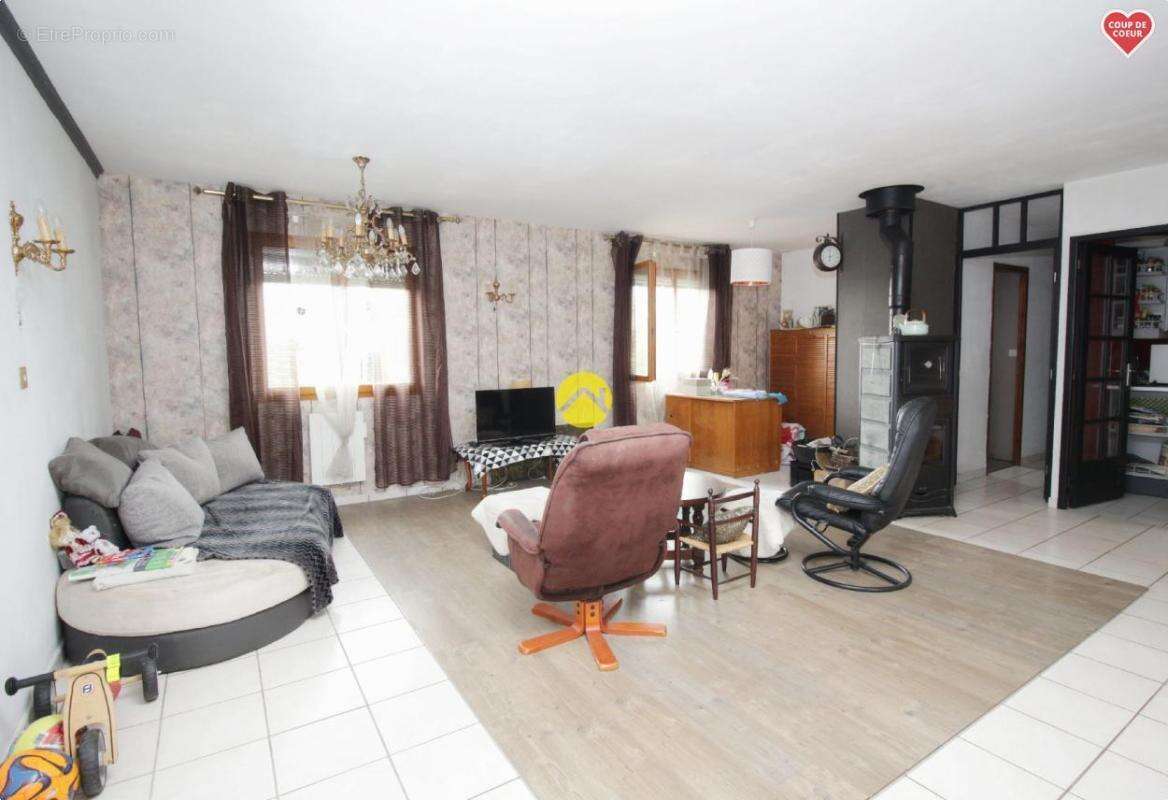 Maison à NERIS-LES-BAINS