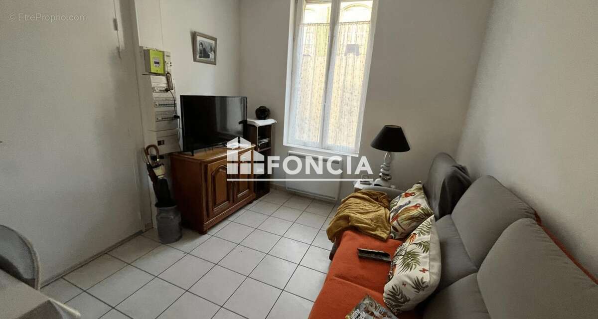 Appartement à SAINT-CHAPTES