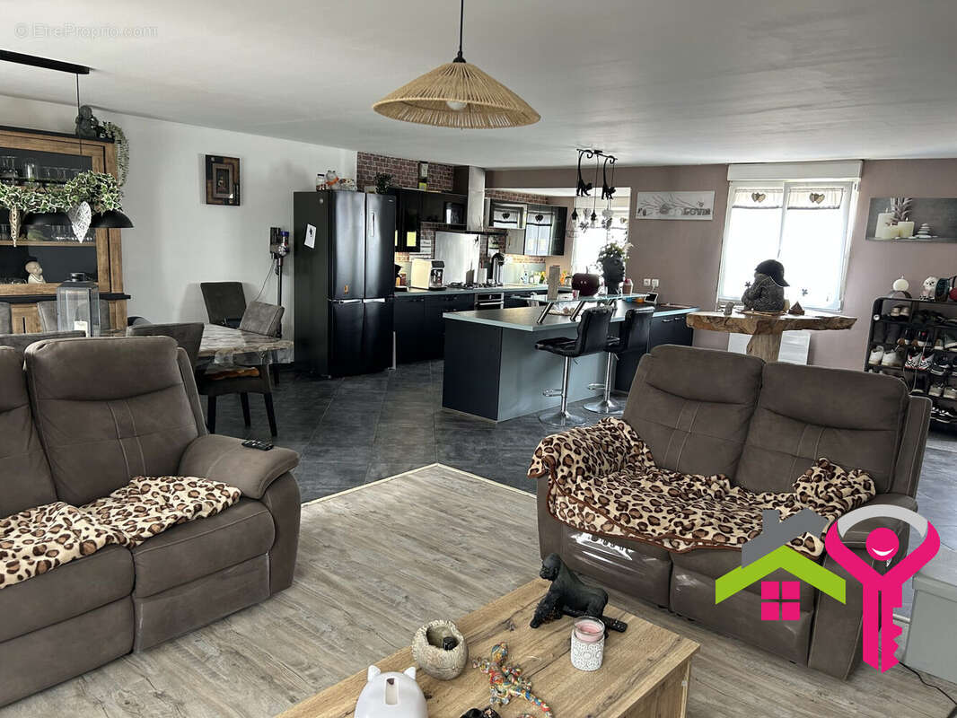 Maison à DOUCHY-LES-MINES