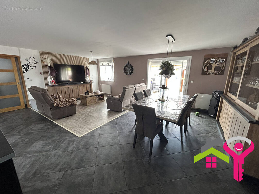 Maison à DOUCHY-LES-MINES