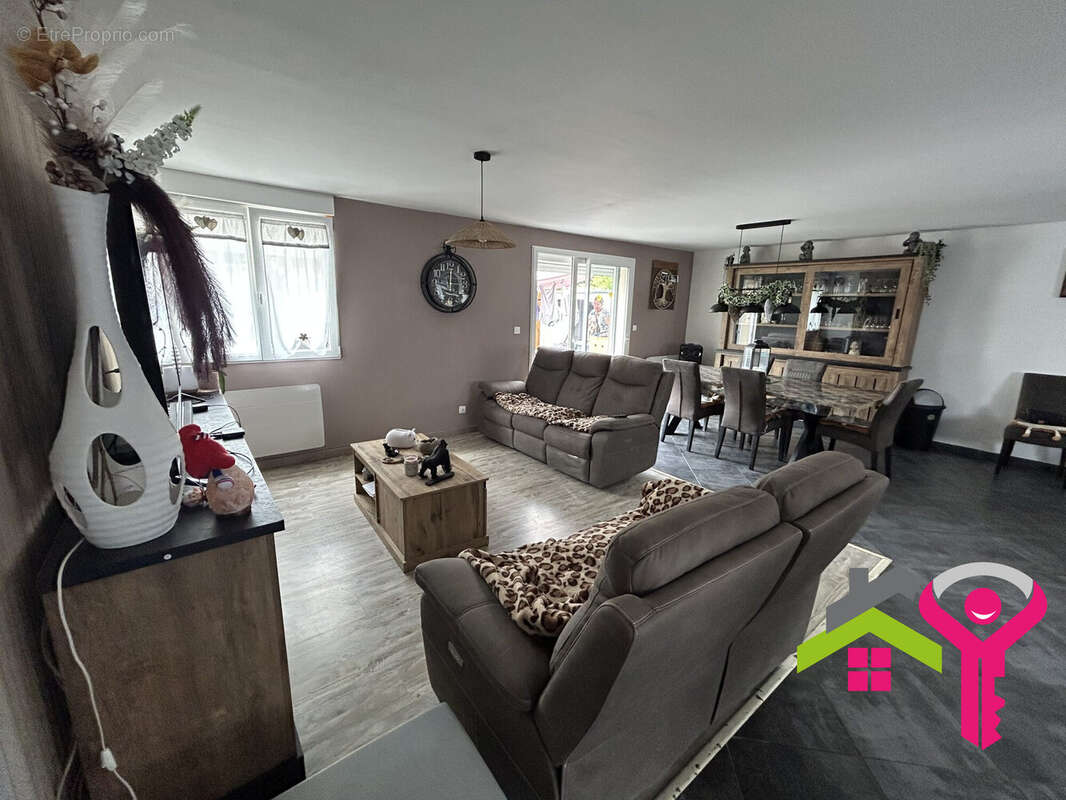 Maison à DOUCHY-LES-MINES