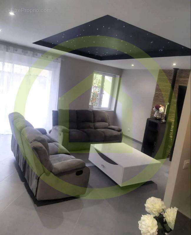 Maison à SAINT-HILAIRE-DE-LA-COTE