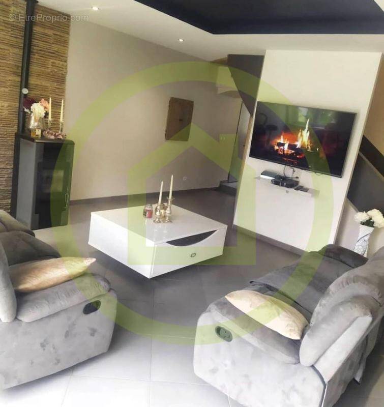 Maison à SAINT-HILAIRE-DE-LA-COTE