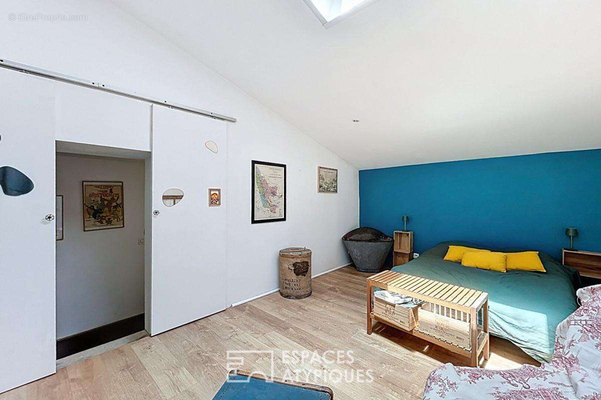 Maison à PRIGNAC-ET-MARCAMPS