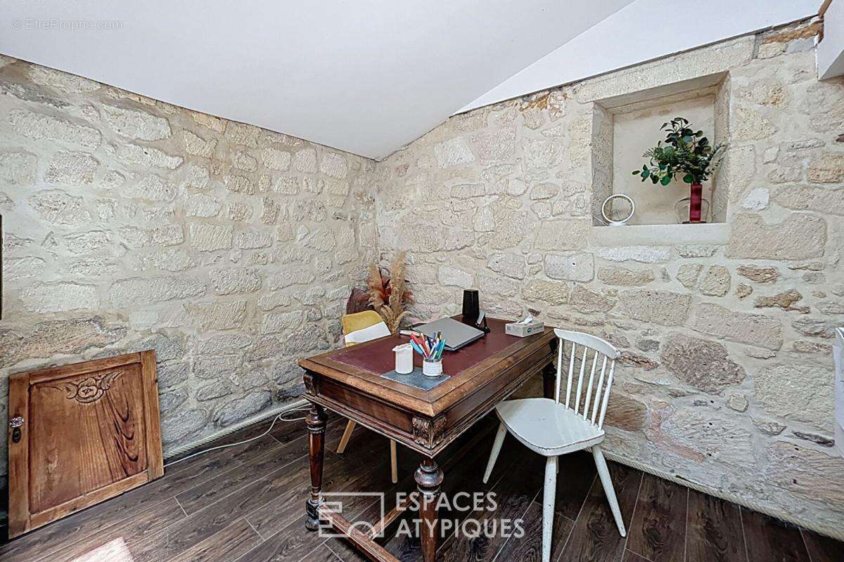 Maison à PRIGNAC-ET-MARCAMPS