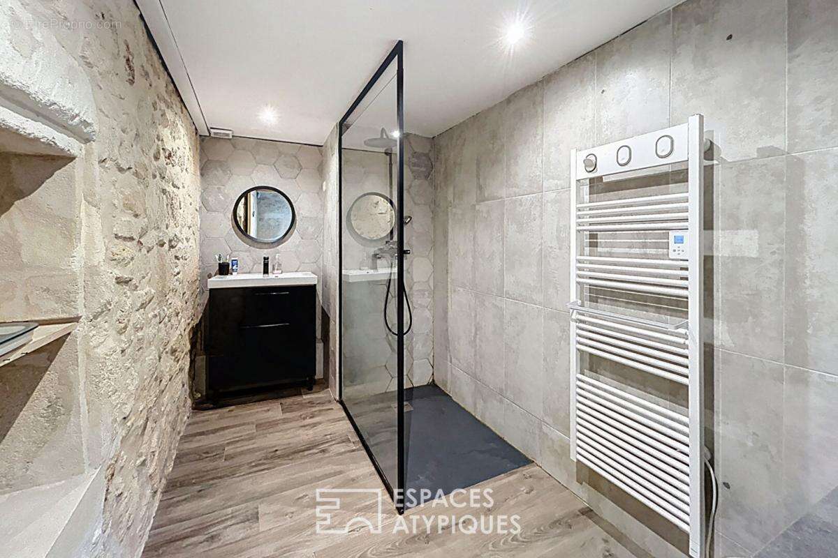 Maison à PRIGNAC-ET-MARCAMPS