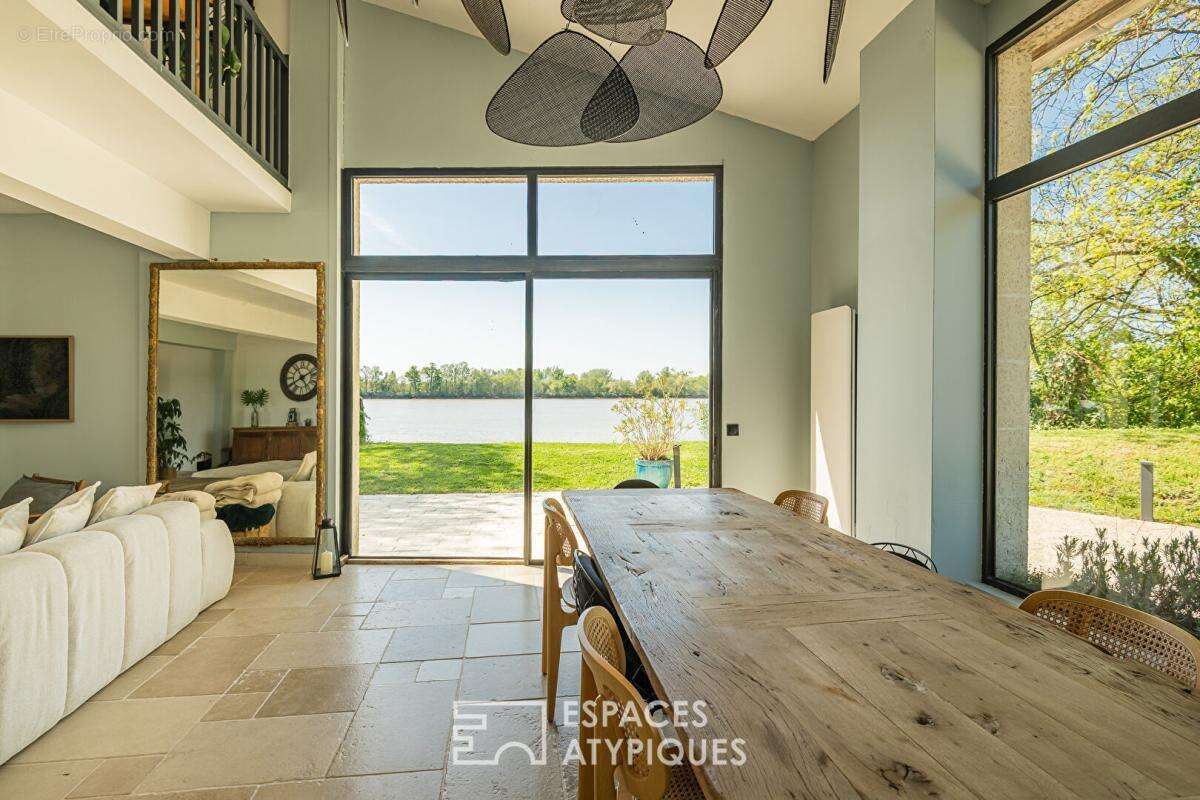 Maison à LA RIVIERE