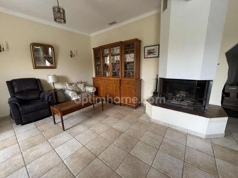 Maison à FONTVIEILLE