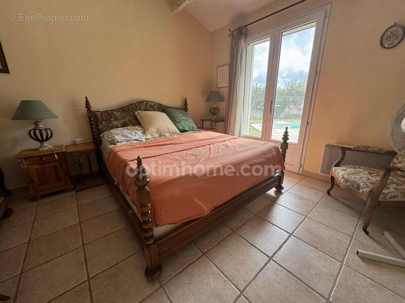 Maison à FONTVIEILLE