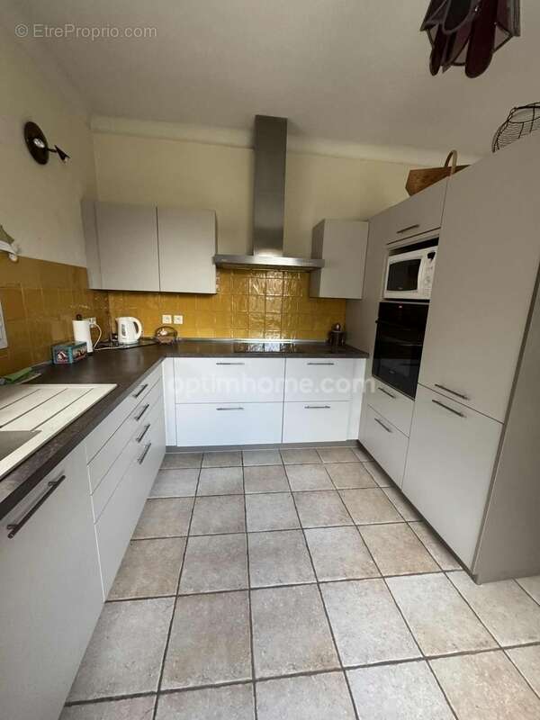 Maison à FONTVIEILLE