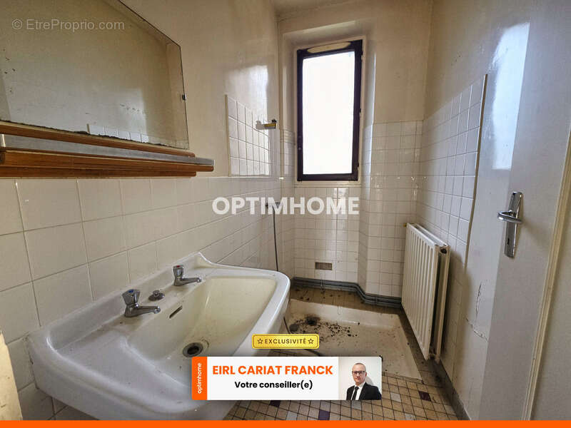 Maison à SAINT-ETIENNE-DE-FURSAC