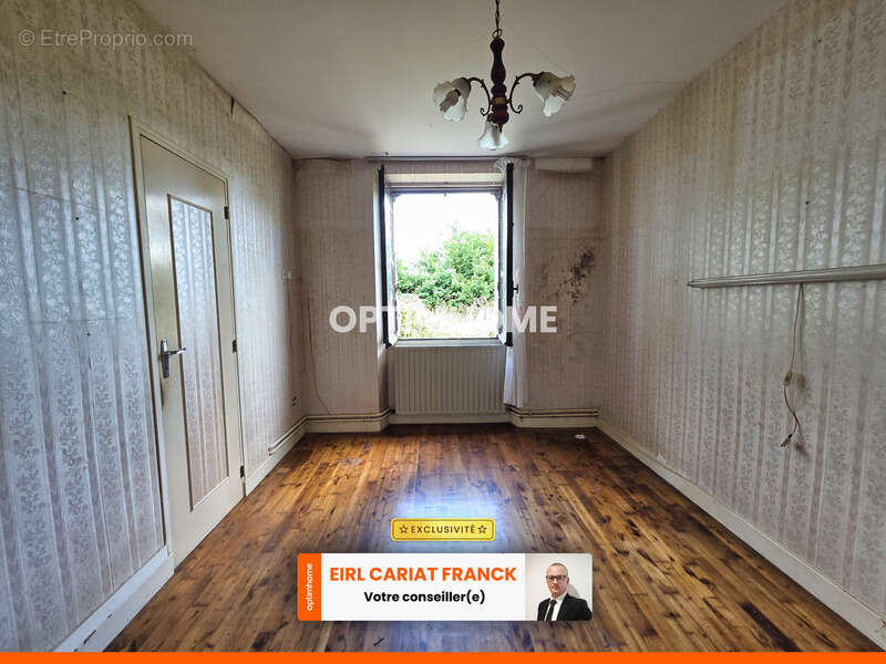 Maison à SAINT-ETIENNE-DE-FURSAC