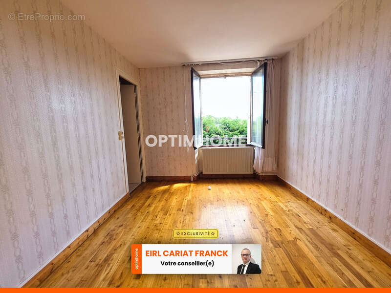 Maison à SAINT-ETIENNE-DE-FURSAC