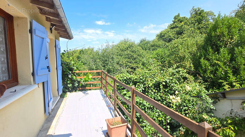 Maison à MONTROL-SENARD