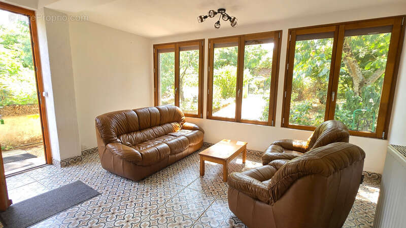 Maison à MONTROL-SENARD