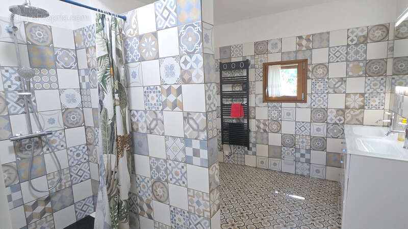 Maison à MONTROL-SENARD