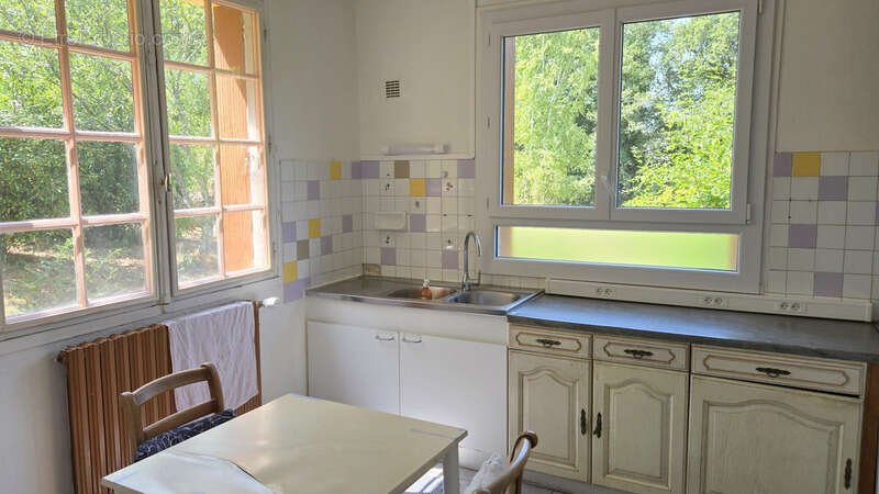 Maison à MONTROL-SENARD