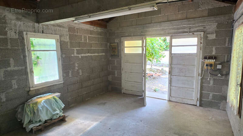 Maison à MONTROL-SENARD