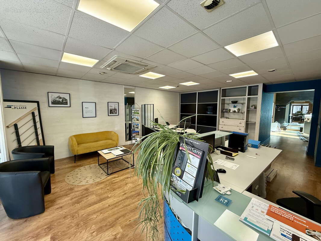 Commerce à SAINT-JEAN-DE-MAURIENNE