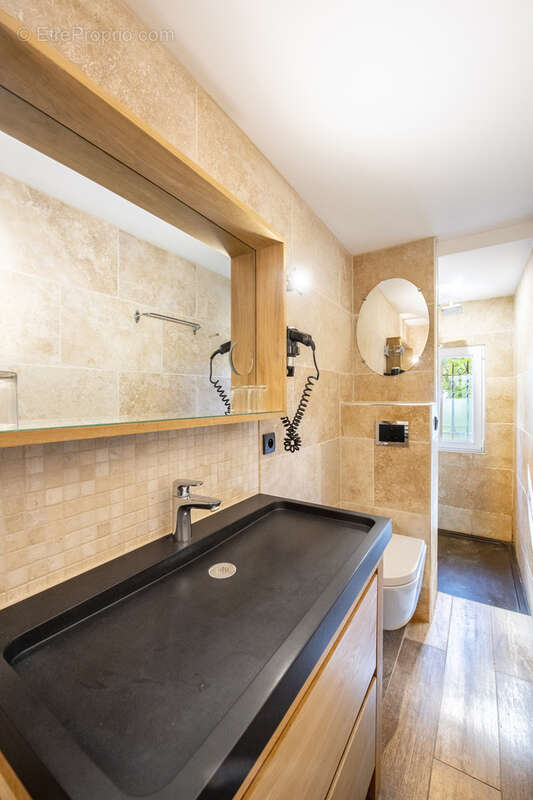 Maison à ROQUEBRUNE-SUR-ARGENS