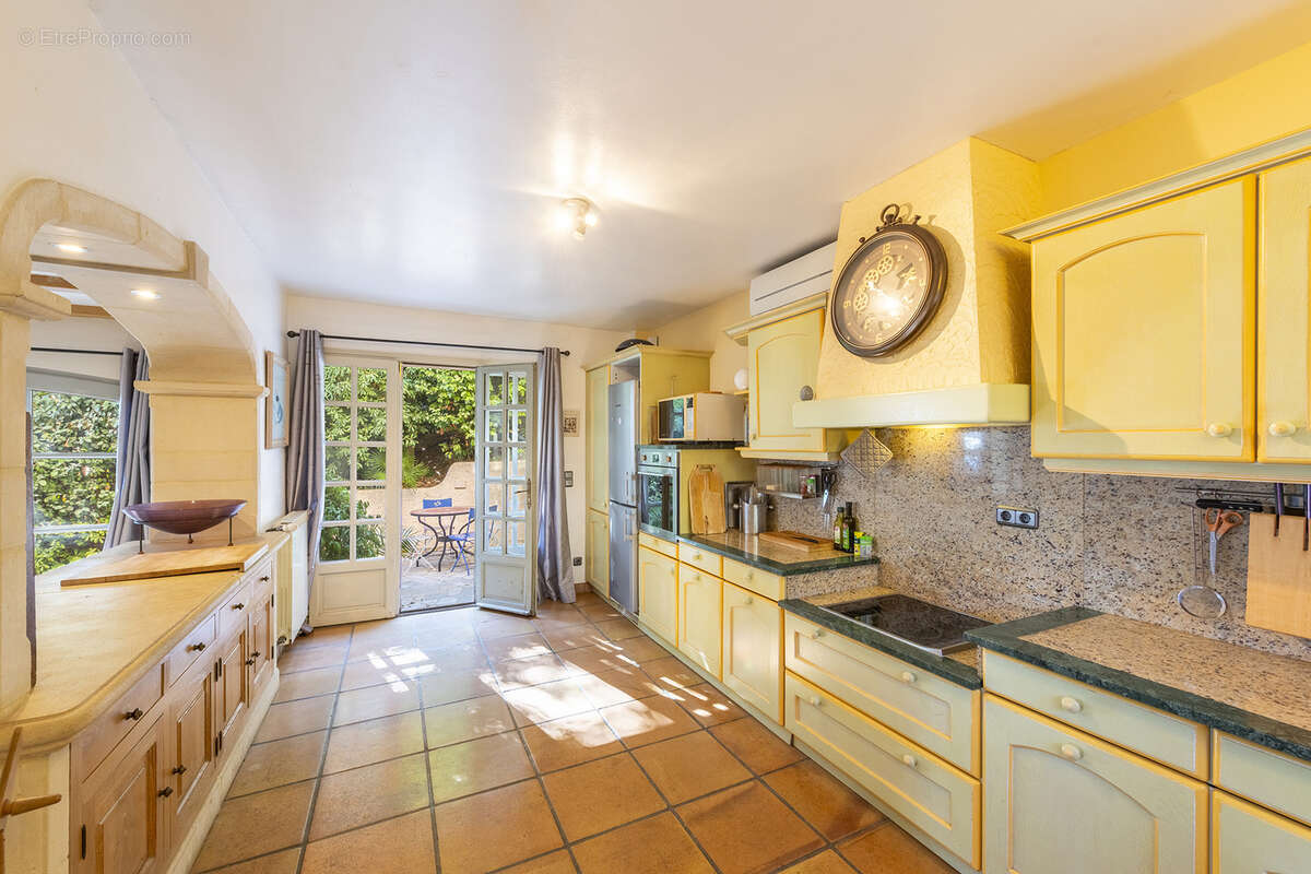 Maison à ROQUEBRUNE-SUR-ARGENS