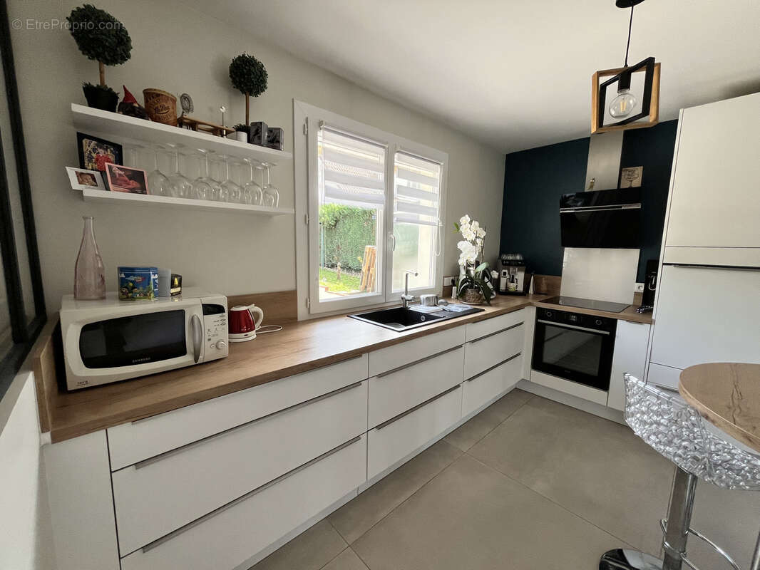 Maison à SAINT-GENEST-LERPT