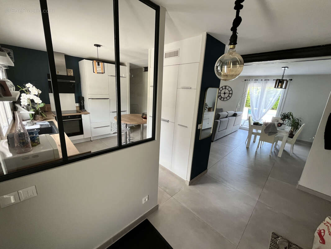 Maison à SAINT-GENEST-LERPT