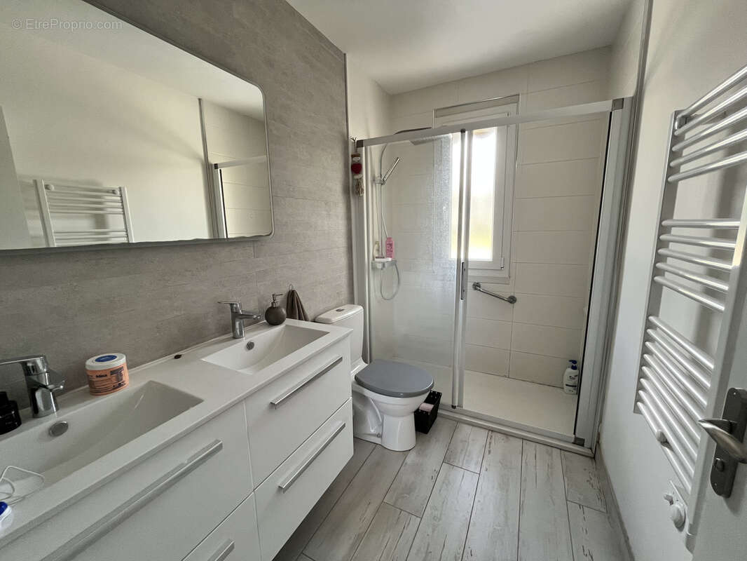 Maison à SAINT-GENEST-LERPT