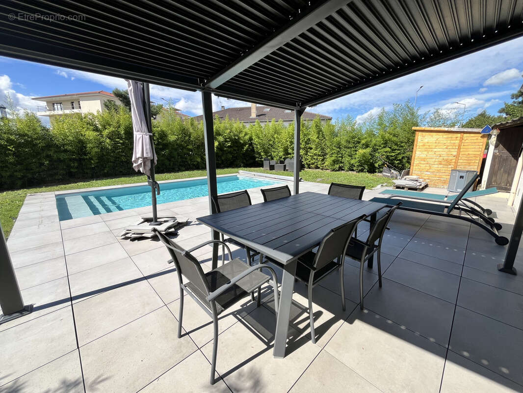 Maison à SAINT-GENEST-LERPT