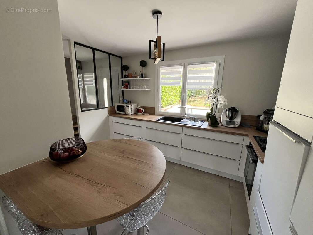 Maison à SAINT-GENEST-LERPT